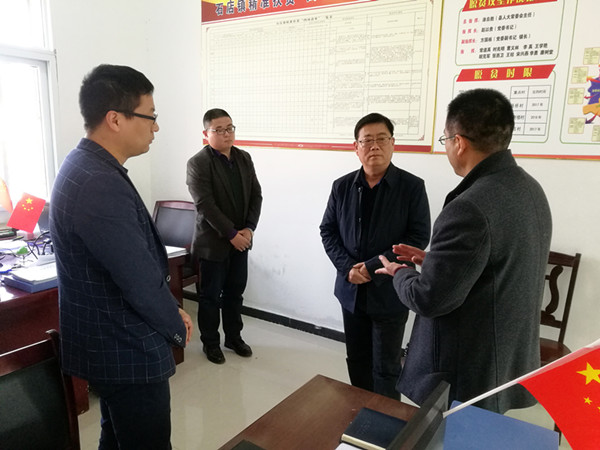 程明督查指导乡镇脱贫攻坚迎检工作